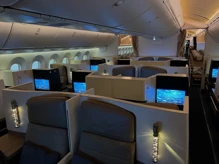 Etihad Airways Boeing 787-9 V.2 photo