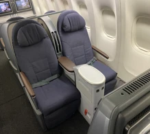 United Boeing 777-200 V.2 photo