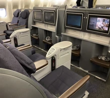 United Boeing 777-200 V.2 photo