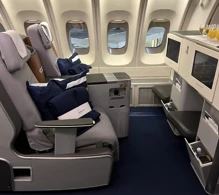 Lufthansa Boeing 747-400 photo