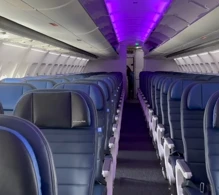 United Airbus A319-100 photo