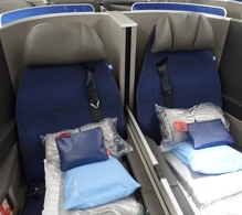United Boeing 787-10 photo