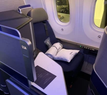United Boeing 787-10 photo