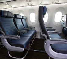 United Boeing 787-10 photo