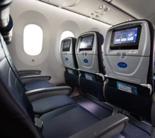 United Boeing 787-10 photo
