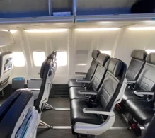 Alaska Airlines Boeing 737-700 photo