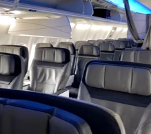 Alaska Airlines Boeing 737-700 photo