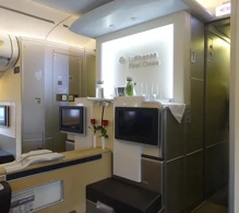 Lufthansa Airbus A340-600 photo