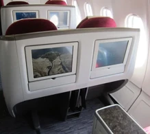 Qatar Airways Airbus A330-300 V.1 photo