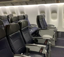 American Airlines Boeing 777-200ER V.2 photo
