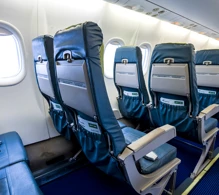 AIR UNIQON De Havilland Q400 photo