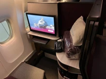 Qatar Airways Boeing 777-200LR V.1 photo