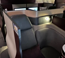 Qatar Airways Boeing 777-200LR V.1 photo