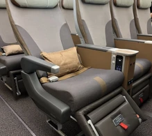 Starlux Airlines Airbus A350-900 photo