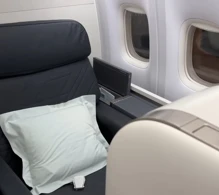 Korean Air Boeing 777-300ER V.1 photo