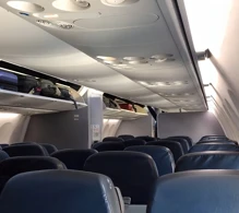 United Boeing 737-900 photo