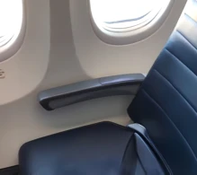 United Boeing 737-900 photo