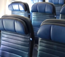 United Boeing 737-900 photo